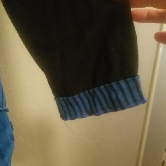 Top - Picture 3 of 5